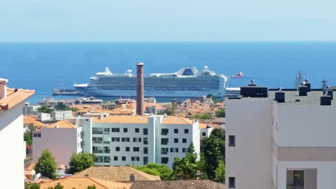 Top Floor With Balcony In Funchal Extérieur photo